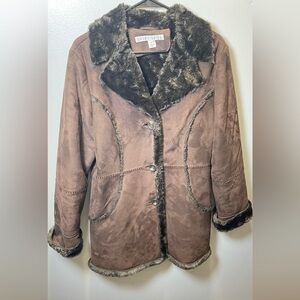Larry Levine Women's Brown Faux Suede Faux Fur Button Up‎ Coat Size Medium